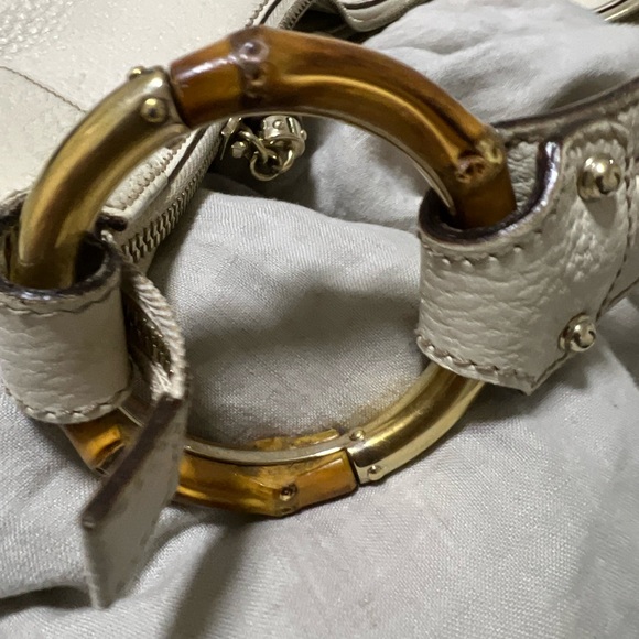 Gucci satchel good condition and well-preserved interior. - Picture 4 of 8